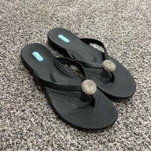 Oka B Black Ella Flip Flop Sandals Size 11 with Rhinestone Charm